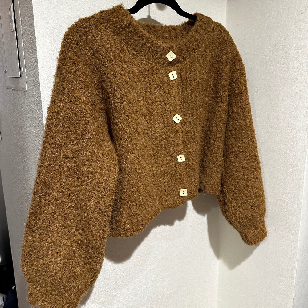 By Together Cropped Boucle Knit Cardigan, size small
